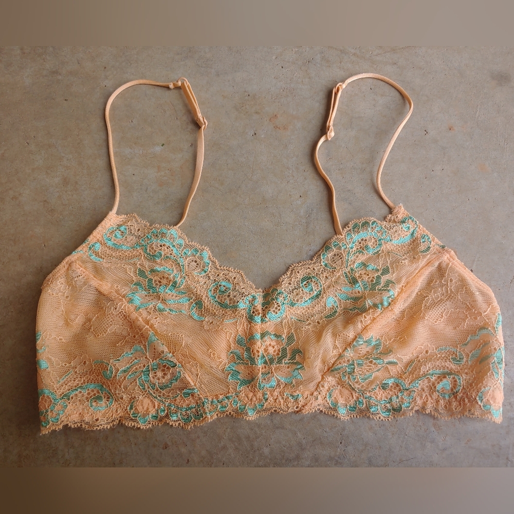 NWOT Urban Outfitters Out From Under Lace Orange Teal Seamless Bralette | Beach